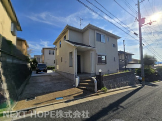 【外観】 | 平成１４年１０月建築！令和７年８月室内外リフォーム済み♪お待たせ無しで即ご入居していただけます！！ぜひ現地でご覧ください！！お気軽にネクストホープ不動産までお問い合わせを！！