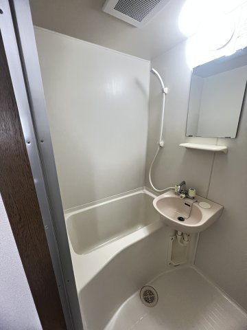 ロイヤルコート神戸岡本の浴室