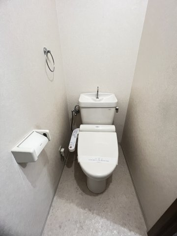 ロイヤルコート神戸岡本のトイレ