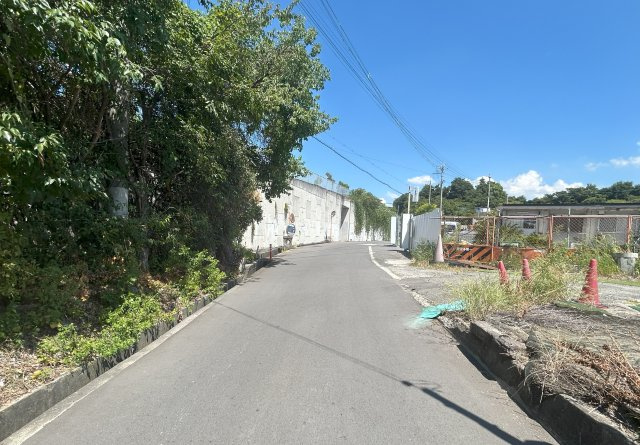岸和田市稲葉町土地の前面道路含む現地写真|前面道路写真①