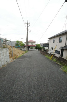 【前面道路含む現地写真】