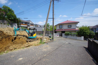 【前面道路含む現地写真】