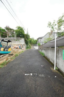 【前面道路含む現地写真】