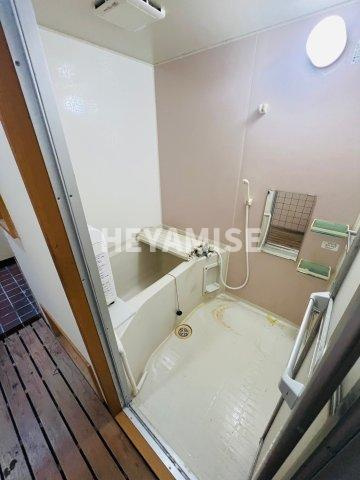 伊勢町貸家の浴室