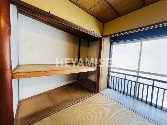 伊勢町貸家の収納|2階