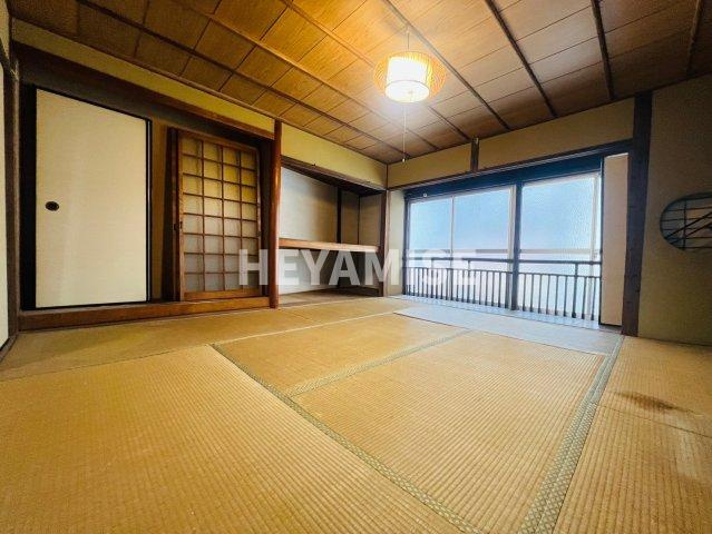 伊勢町貸家の和室|2階