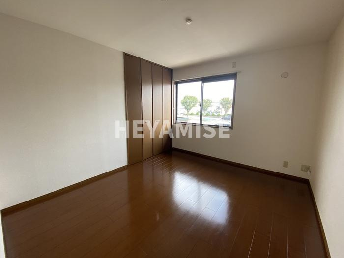 イストワールF Ⅱ棟の居間・リビング