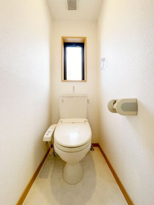 【トイレ】 | ピュア東比恵弐番館 | シンプルで使いやすいトイレです。