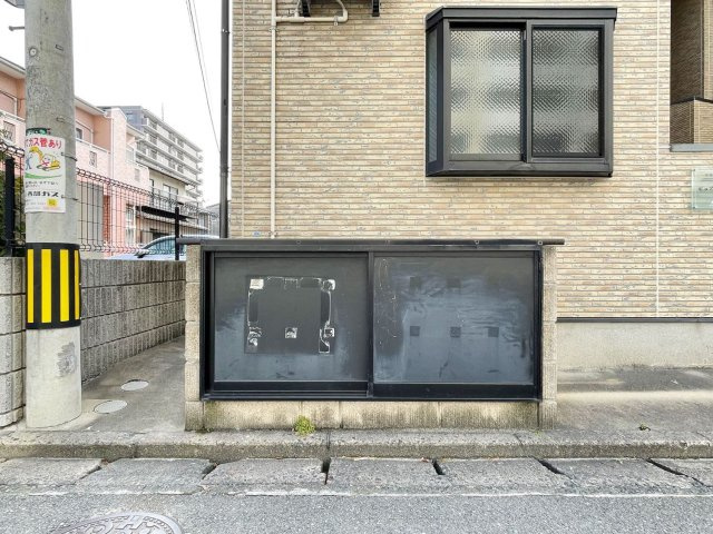 【その他】 | ピュア東比恵弐番館 | ゴミ置き場があるので安心です。