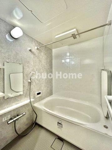 葛西パークサイドハイツの浴室|【バスルーム】暖房換気乾燥機付きシステムバスルーム。暖房・冷風・換気・乾燥など、毎日を快適に過ごせるうれしい機能が揃っています。雨の日の洗濯物も安心です。