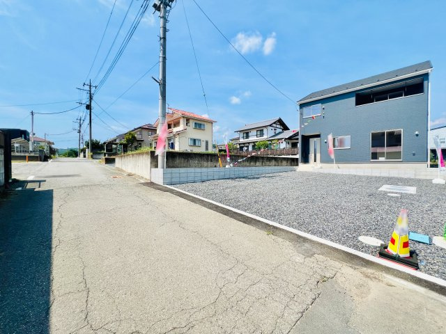みどり市大間々町桐原の前面道路含む現地写真|閑静な住宅地◎