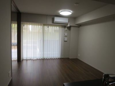 【居間・リビング】 | アトラスシティ千歳烏山グランスイート風の棟