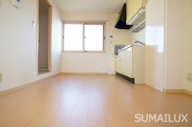 熊本市西区野中２丁目のアパートの居間・リビング