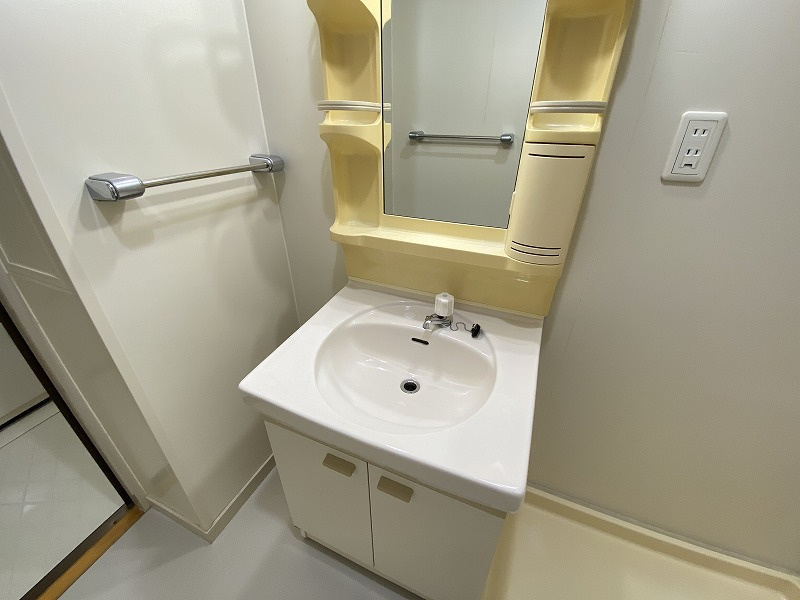 神戸市兵庫区西出町１丁目の賃貸マンションの洗面所