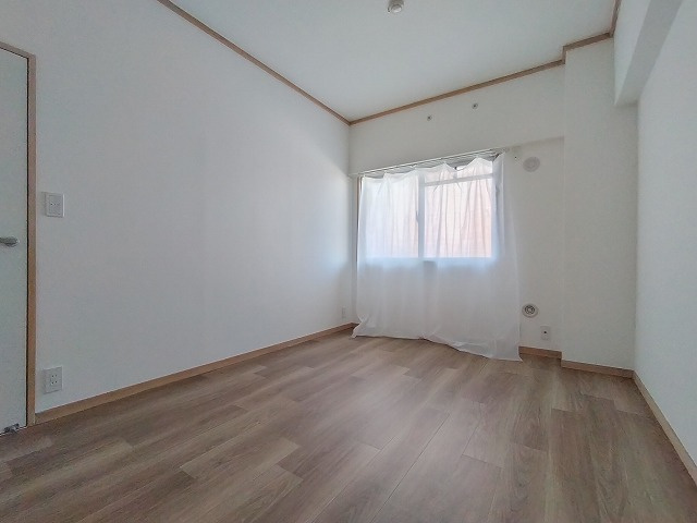 神戸市兵庫区西出町１丁目の賃貸マンションの内装