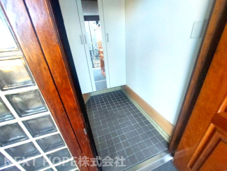 【玄関】 | 宝塚市逆瀬台６丁目中古戸建ゆったり４SLDK | 玄関です♪