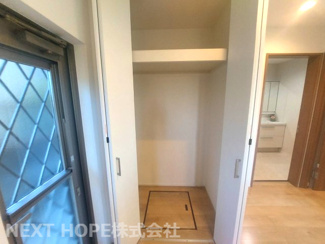 【収納】 | 宝塚市逆瀬台６丁目中古戸建ゆったり４SLDK | キッチン横には収納がございます♪パントリーとしても重宝します！！