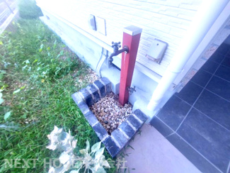 【その他】 | 宝塚市逆瀬台６丁目中古戸建ゆったり４SLDK | 玄関横には水栓もございます♪