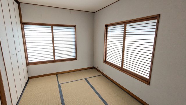 仲町3丁目住宅の和室|畳の上でゆっくりとくつろげる和室です