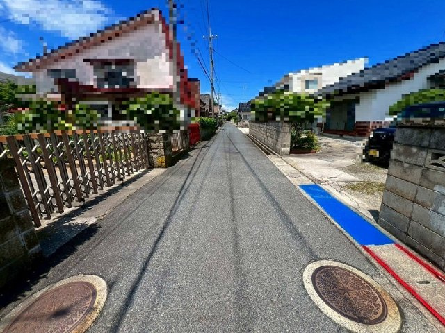 米子市上福原6丁目売地(上物有)の周辺|西側前面道路です。
幅員約4.0ｍとなっております。