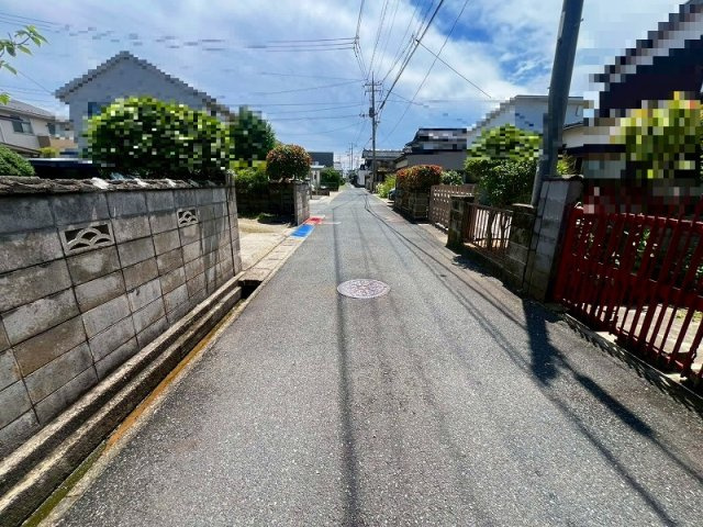 米子市上福原6丁目売地(上物有)の周辺|東側前面道路です。

