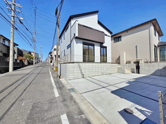 【前面道路含む現地写真】