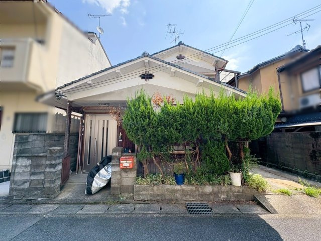 川島粟田町　建築条件無土地の外観