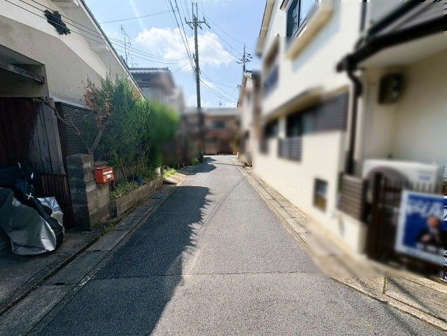 川島粟田町　建築条件無土地の前面道路含む現地写真
