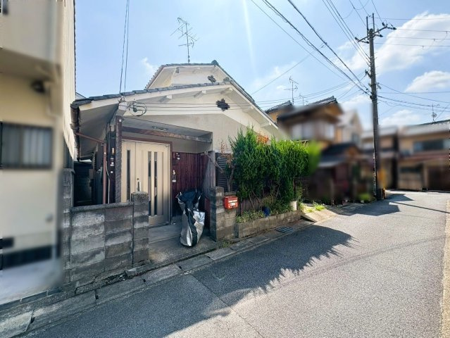 川島粟田町　建築条件無土地の前面道路含む現地写真