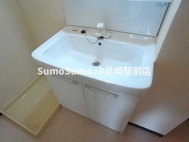 オークヴィラ園田の独立洗面台|朝の身支度には欠かせない独立洗面化粧台