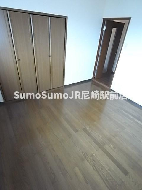 オークヴィラ園田の寝室|ゆとりの広さです