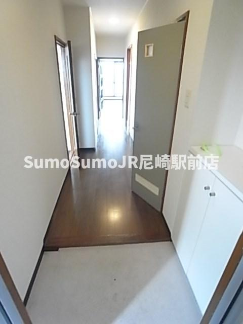 オークヴィラ園田の玄関|明るい玄関です