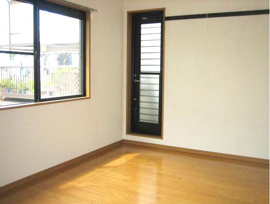 ゆったり過ごせる居間です