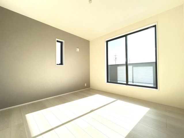 リーブルガーデン　一宮市北方町中島　全3区画分譲のトイレ|超表面平滑加工とイオンパワーの「セフィオンテクト」加工で、汚れが付きにくく落ちやすい仕様で清潔です。
便器にフチがないので汚れが隠れて見えない部分がありません。お手入れがとってもラクラクです。