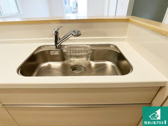 加古郡稲美町国安　第7期　新築一戸建ての設備|浄水器を内蔵！炊飯時、お茶を作る時に安心してお水を使えます！お湯と冷水、浄水と原水、シャワーの切替えもワンタッチです！