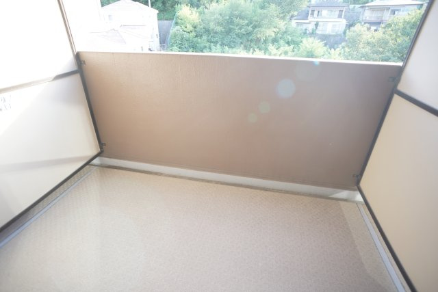 ダイアパレス宝塚月見山のバルコニー