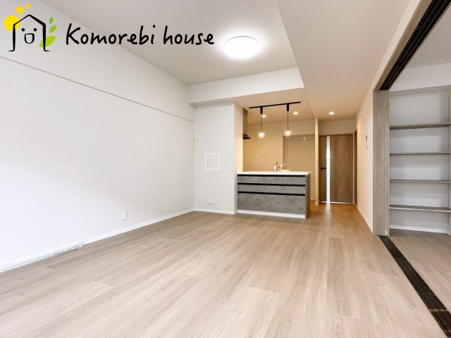 ベルヴィル大宮B棟の居間・リビング|10/28　撮影