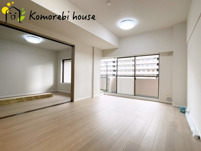 ベルヴィル大宮B棟の居間・リビング|10/28　撮影