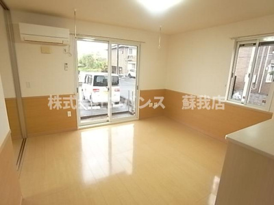 【居間・リビング】 | クリスタルエ　トワール | リビングです