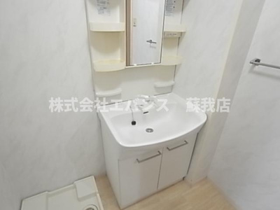 【独立洗面台】 | クリスタルエ　トワール | 朝の身支度には欠かせない独立洗面化粧台