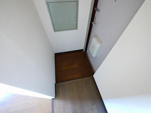 米田マンションの玄関|明るい玄関です
