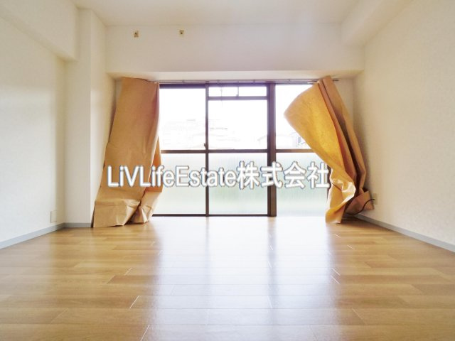 サングリーンハイツの居間・リビング