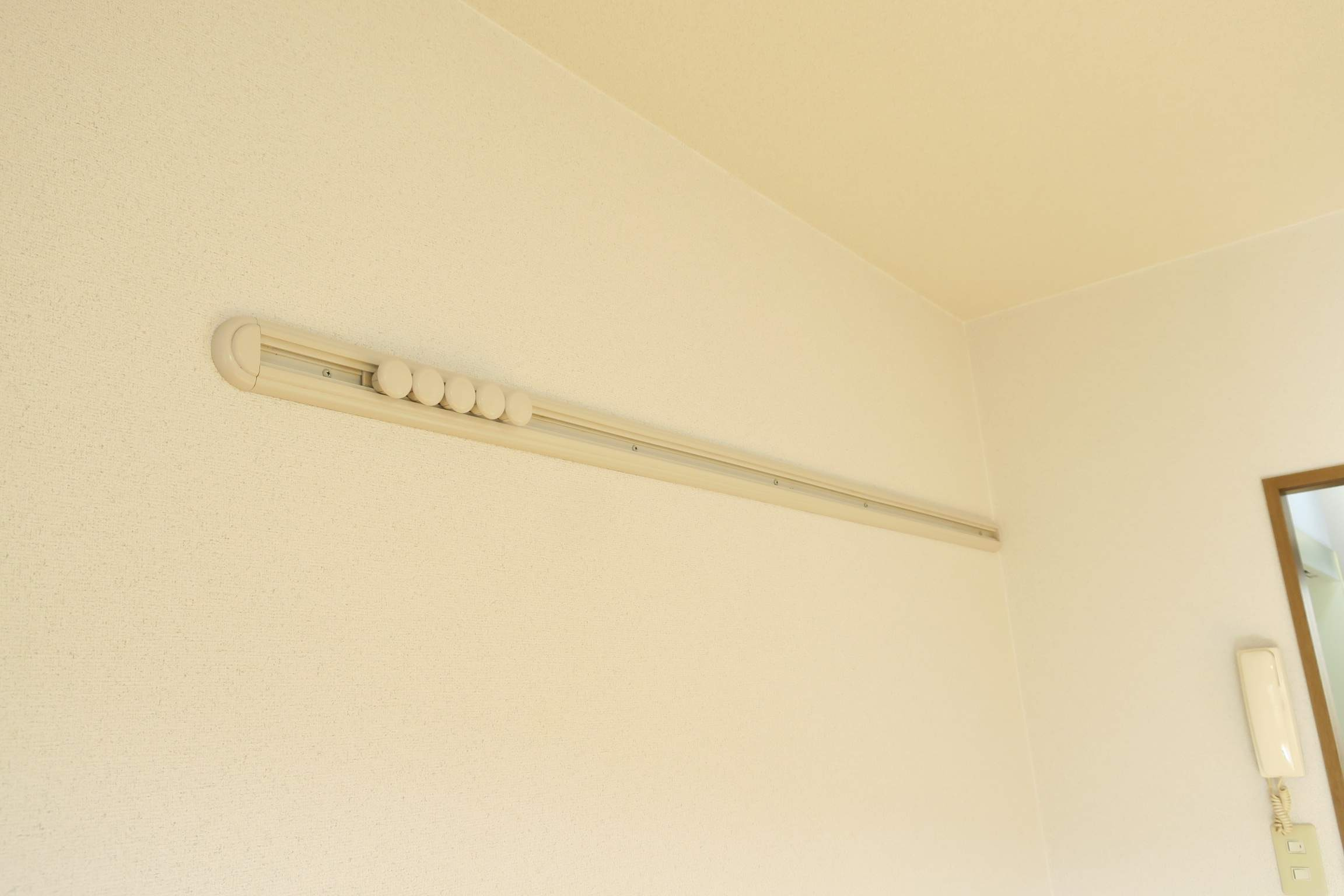 コーポサクラメントの設備|可動フックがございます