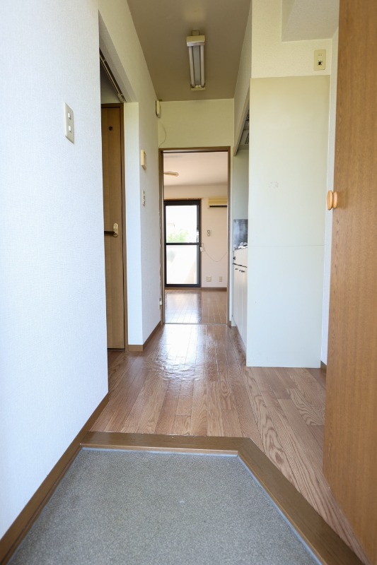 コーポサクラメントの玄関