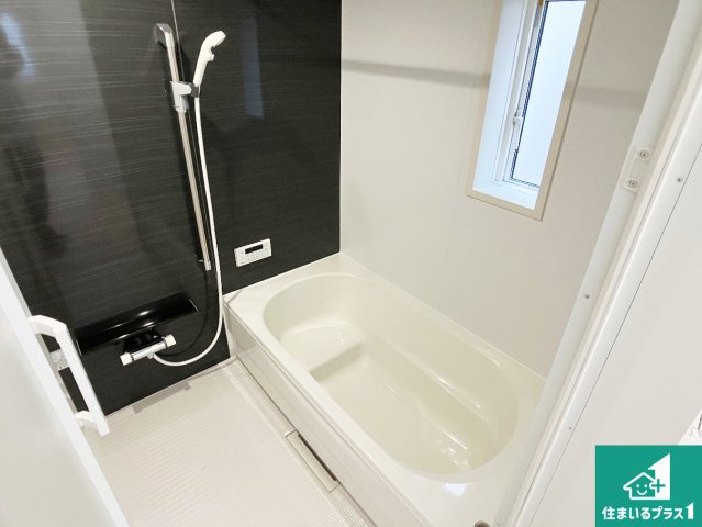 加古郡稲美町国安　第7期　新築一戸建ての前面道路含む現地写真|周辺は落ち着いた街並みの住宅地！子育てがしやすい住環境です！まだ未完成ですが、現地でしかわからない事もございます。是非一度ご覧ください。