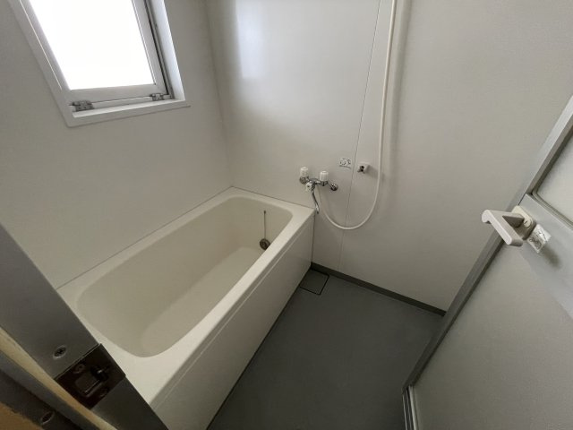 第一荻島ユニティビルの浴室|別号室参考写真です。