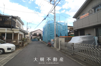 【前面道路含む現地写真】 | 海老名市上郷３丁目　新築戸建て　全1棟【仲介手数料無料】 | ※令和7年11月上旬に撮影