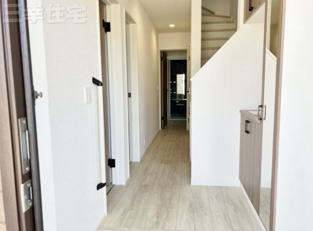 碧南市入船町の玄関|とっても落ち着いた雰囲気の室内です