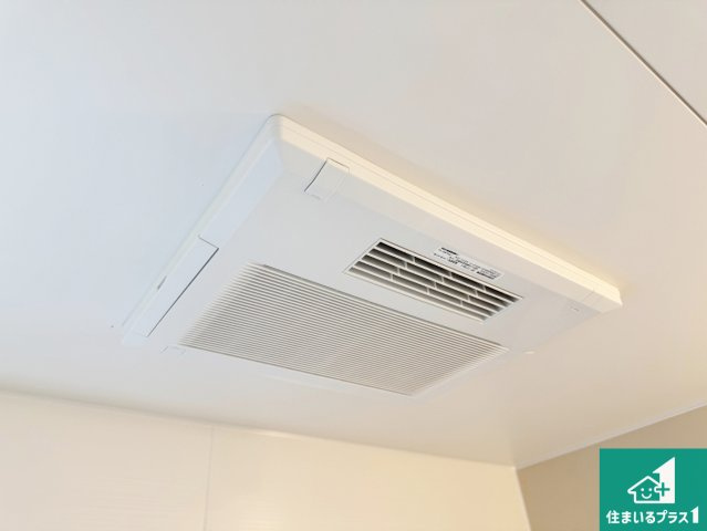 豊中市桜の町　第6期　新築一戸建ての冷暖房・空調設備|四季を通して快適なバスライフをお手伝いする浴室暖房乾燥機！浴室の乾燥・暖房・涼風・換気はもちろん、２４時間換気にも対応！