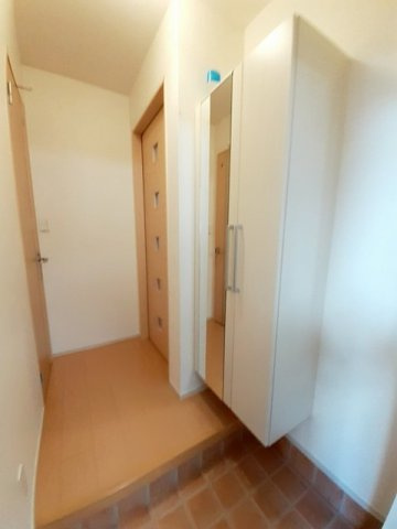 サニー離宮前の玄関